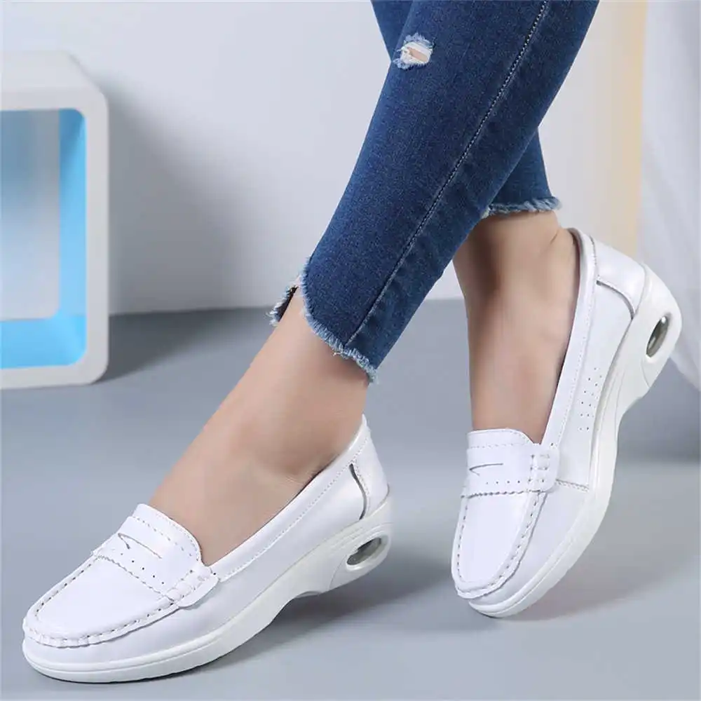 Thick Sole Slipon White Traine – Women Accessories Business Name Ideas Bewertung und Preis